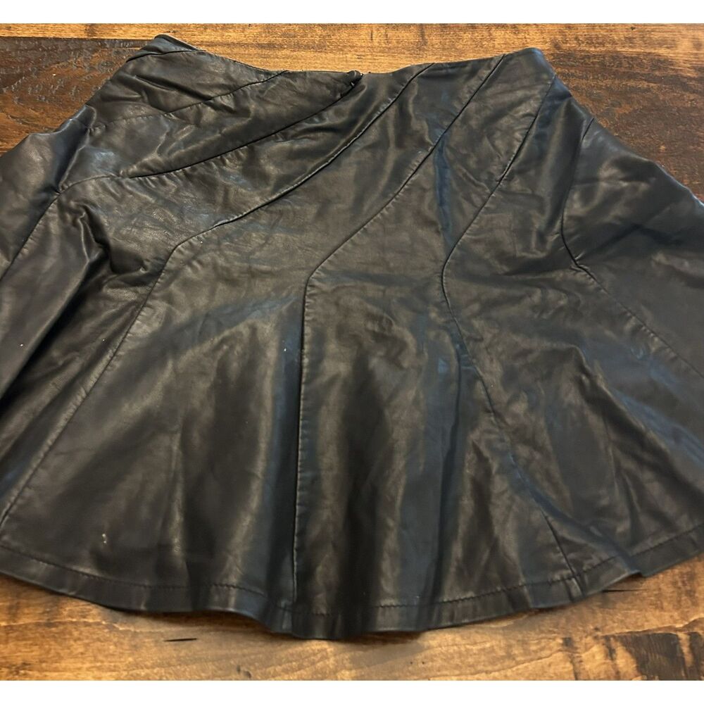 Free People About a Girl black vegan leather swing miniskirt size 8 - Picture 6 of 8